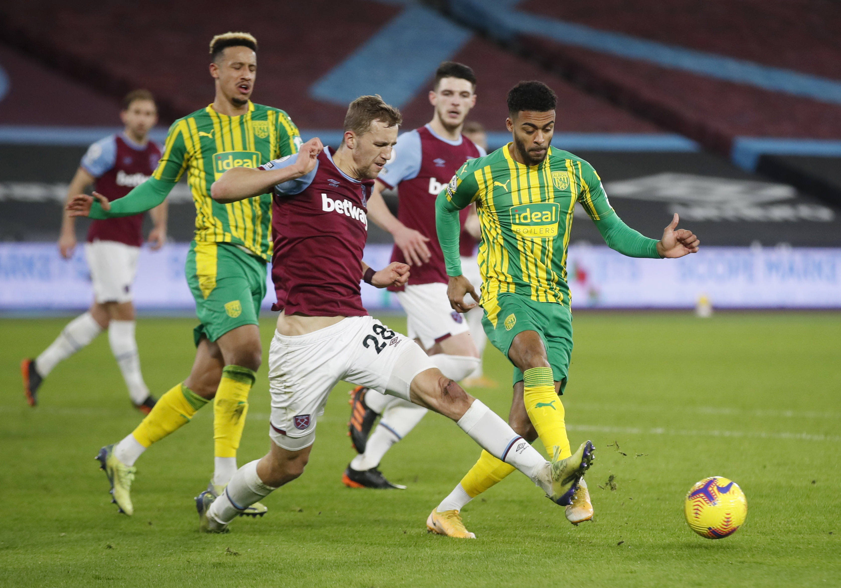 这使得他们 这使得他们